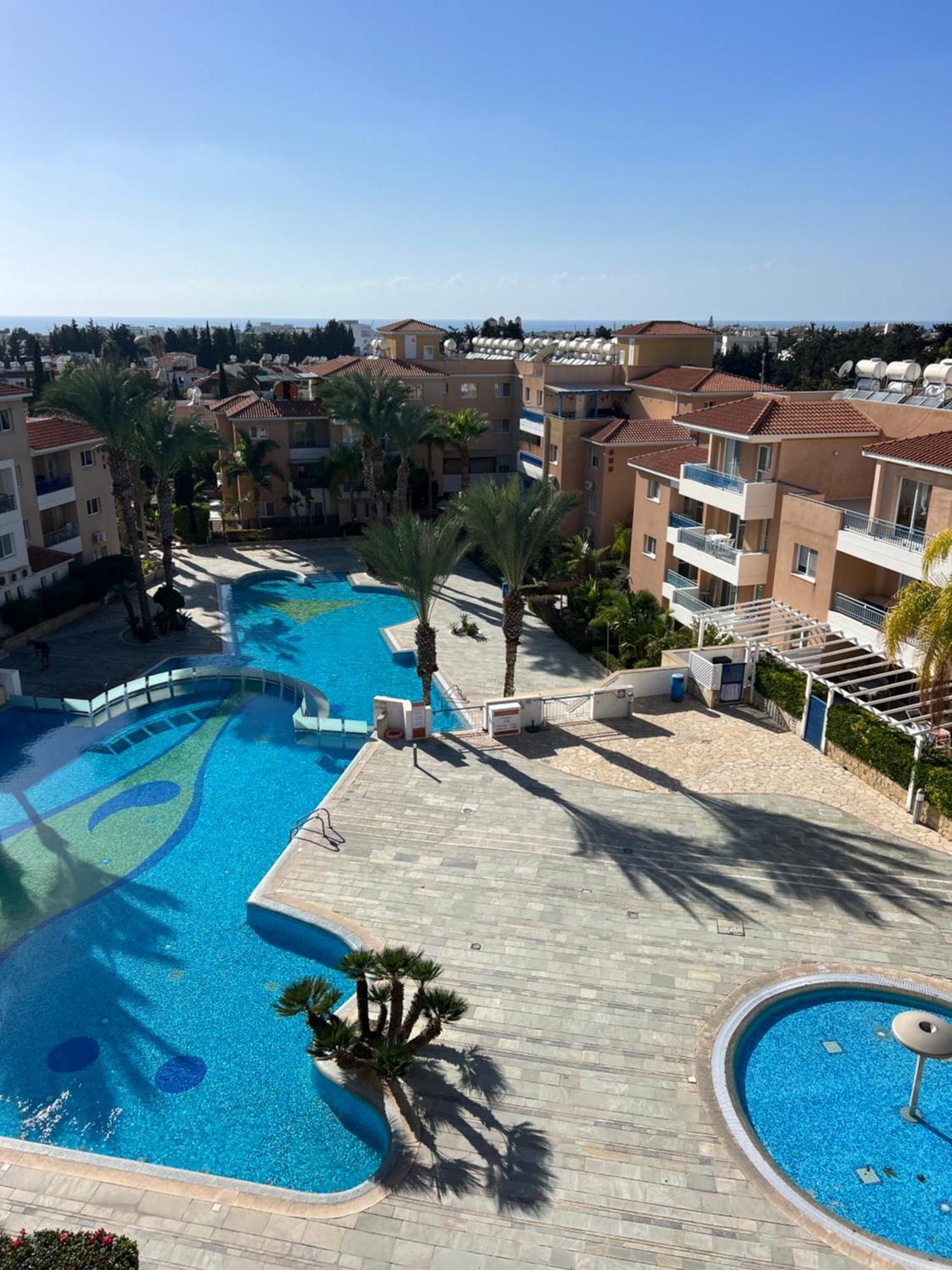Iris Village Grand Apartment Paphos Extérieur photo