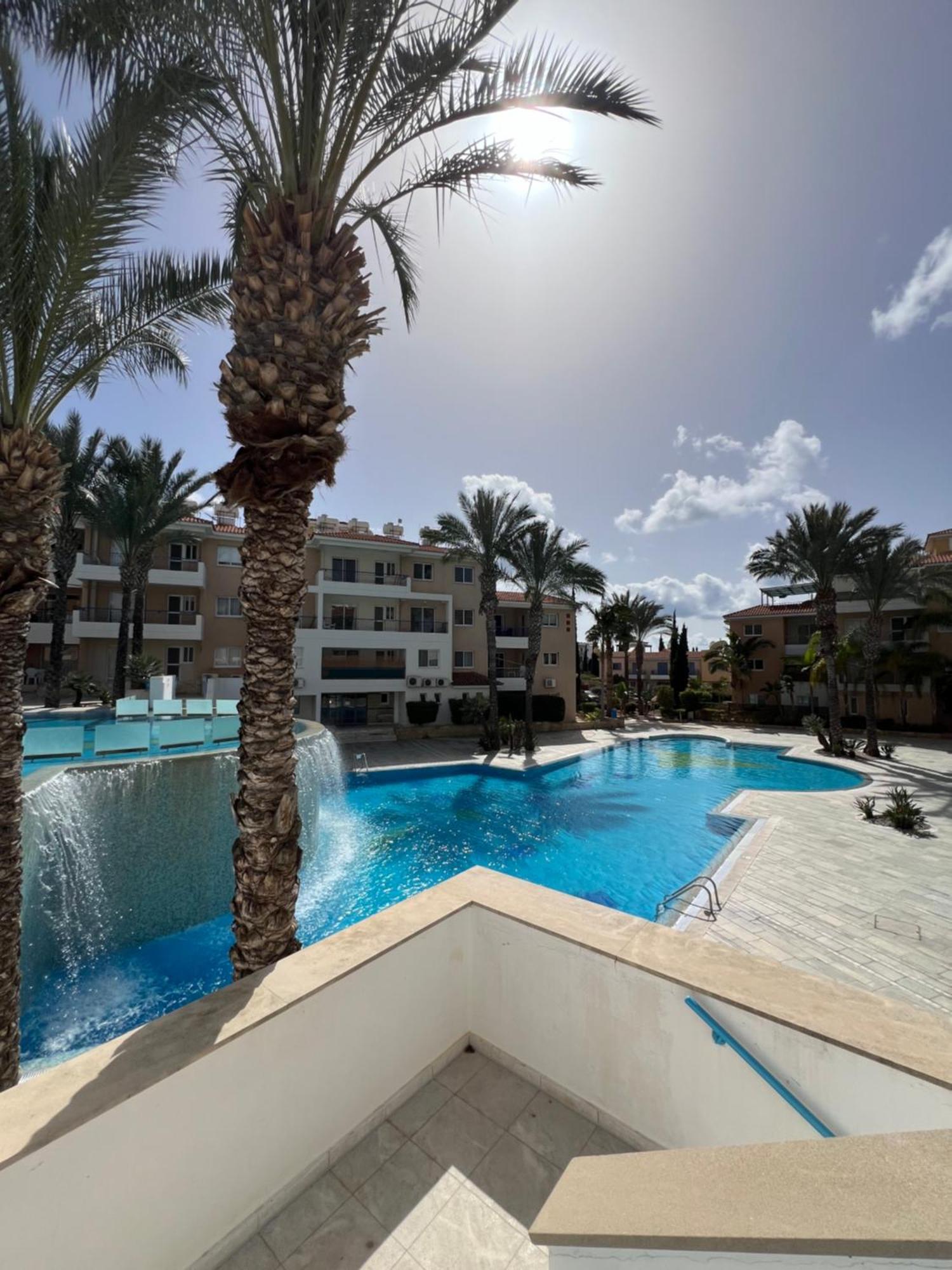 Iris Village Grand Apartment Paphos Extérieur photo