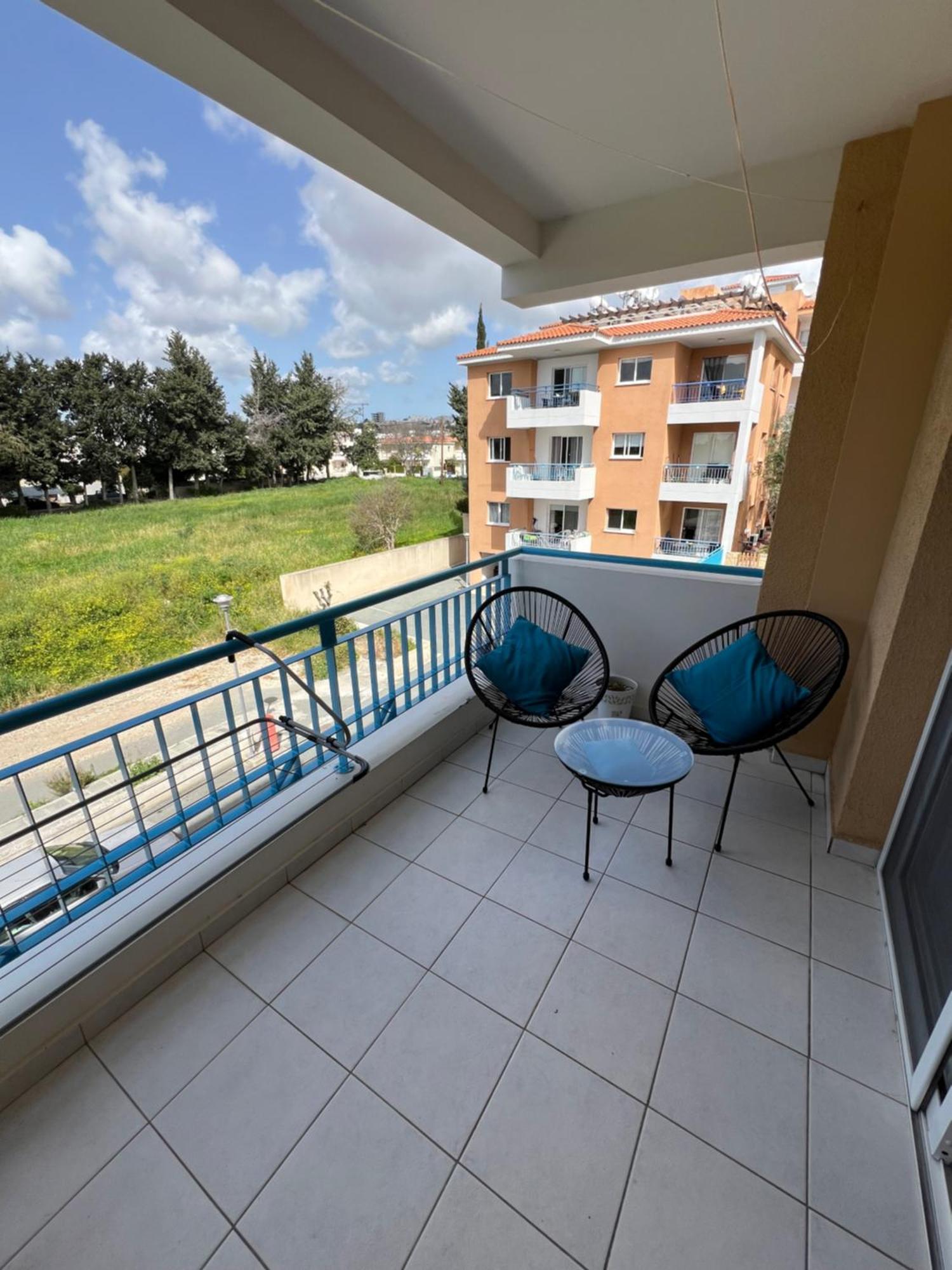 Iris Village Grand Apartment Paphos Extérieur photo