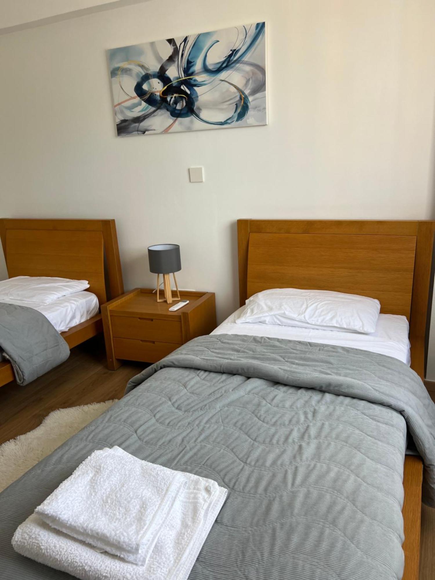 Iris Village Grand Apartment Paphos Extérieur photo