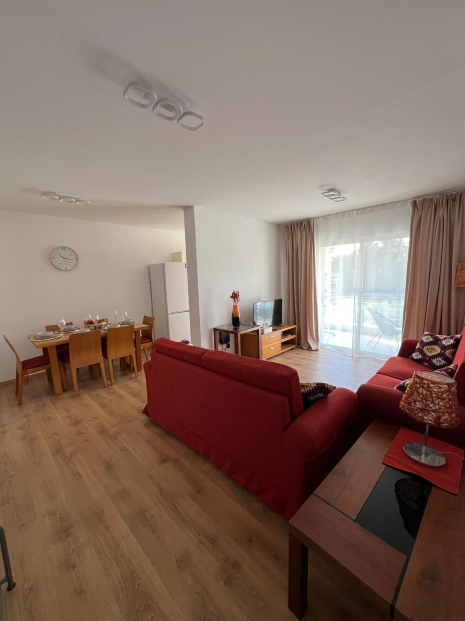 Iris Village Grand Apartment Paphos Extérieur photo