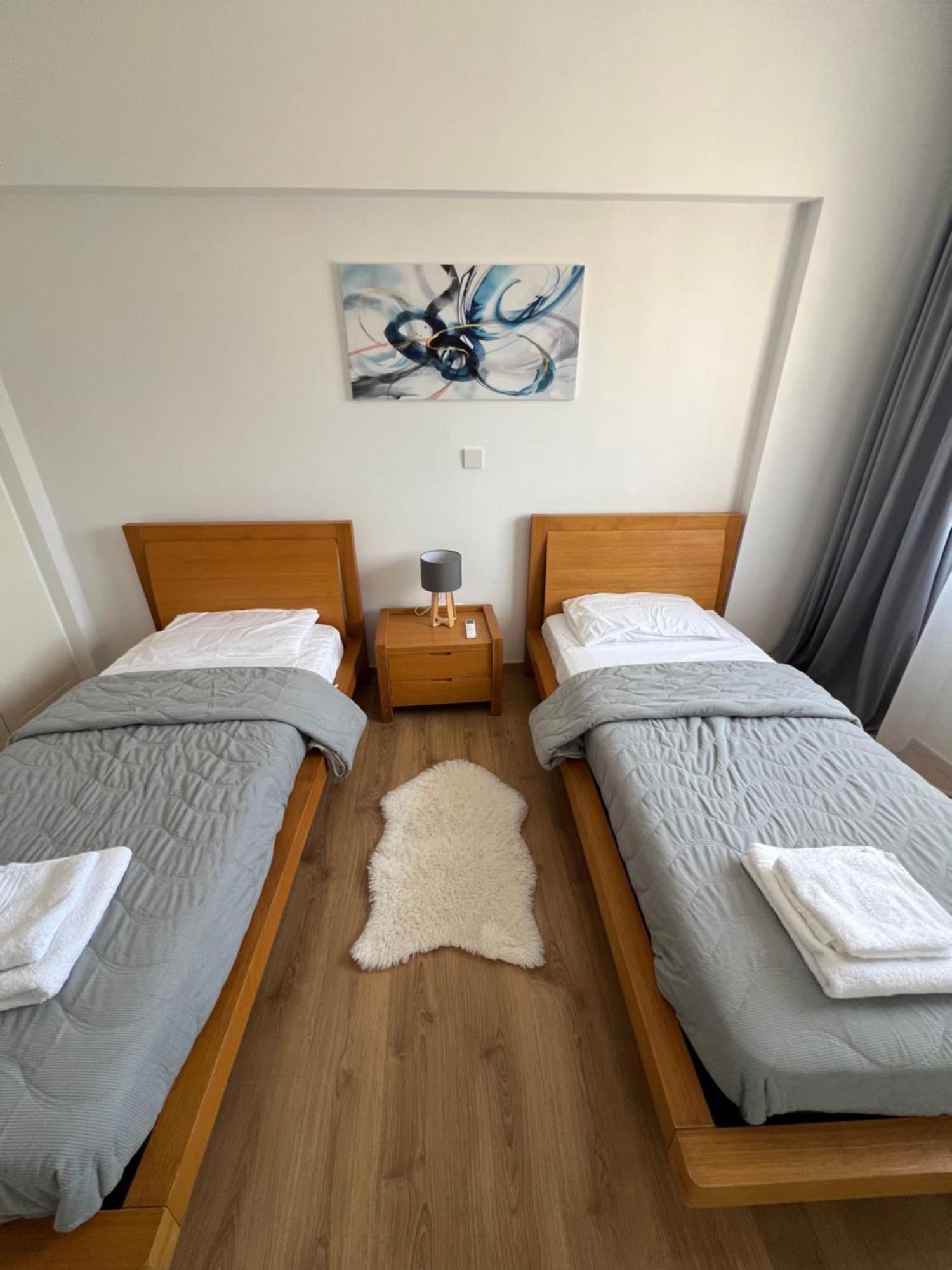 Iris Village Grand Apartment Paphos Extérieur photo